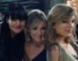 Did Gandalf Just Photobomb Taylor Swift?!